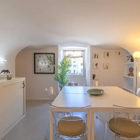 Unique View Farnese Classy Loft アパート *