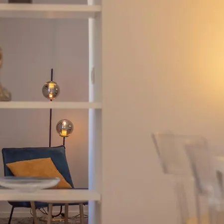 Unique View Farnese Classy Loft Апартаменты