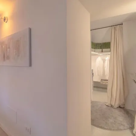Апартаменты Unique View Farnese Classy Loft